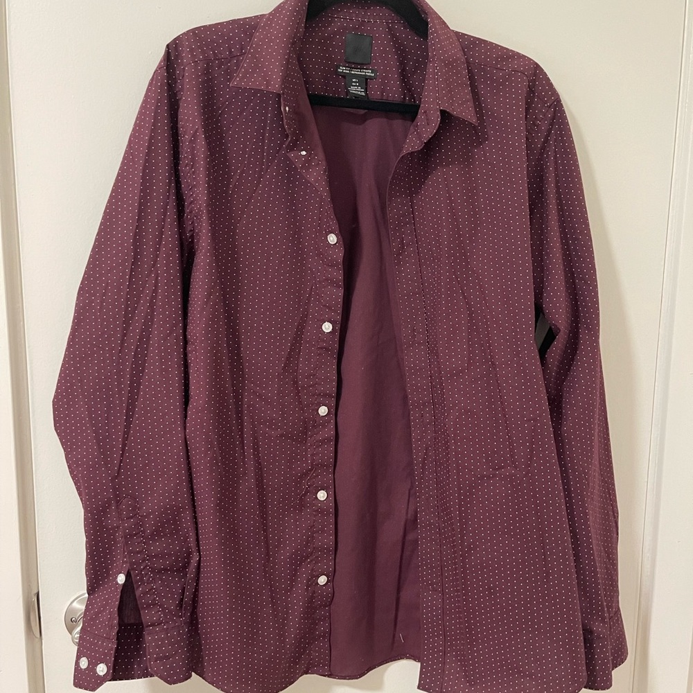 H&M Men’s Slim Fit Button Down Shirt